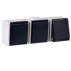 AP/FR Steckdose 3 Fach